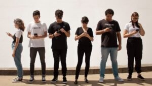 medias-sociaux-infinite-scroll